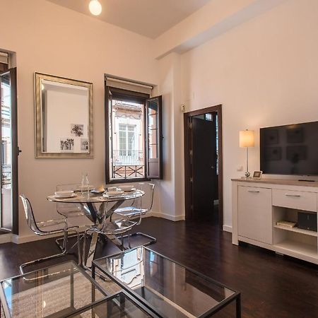 Apartamento Puerta Real - Free Parking セビリア エクステリア 写真