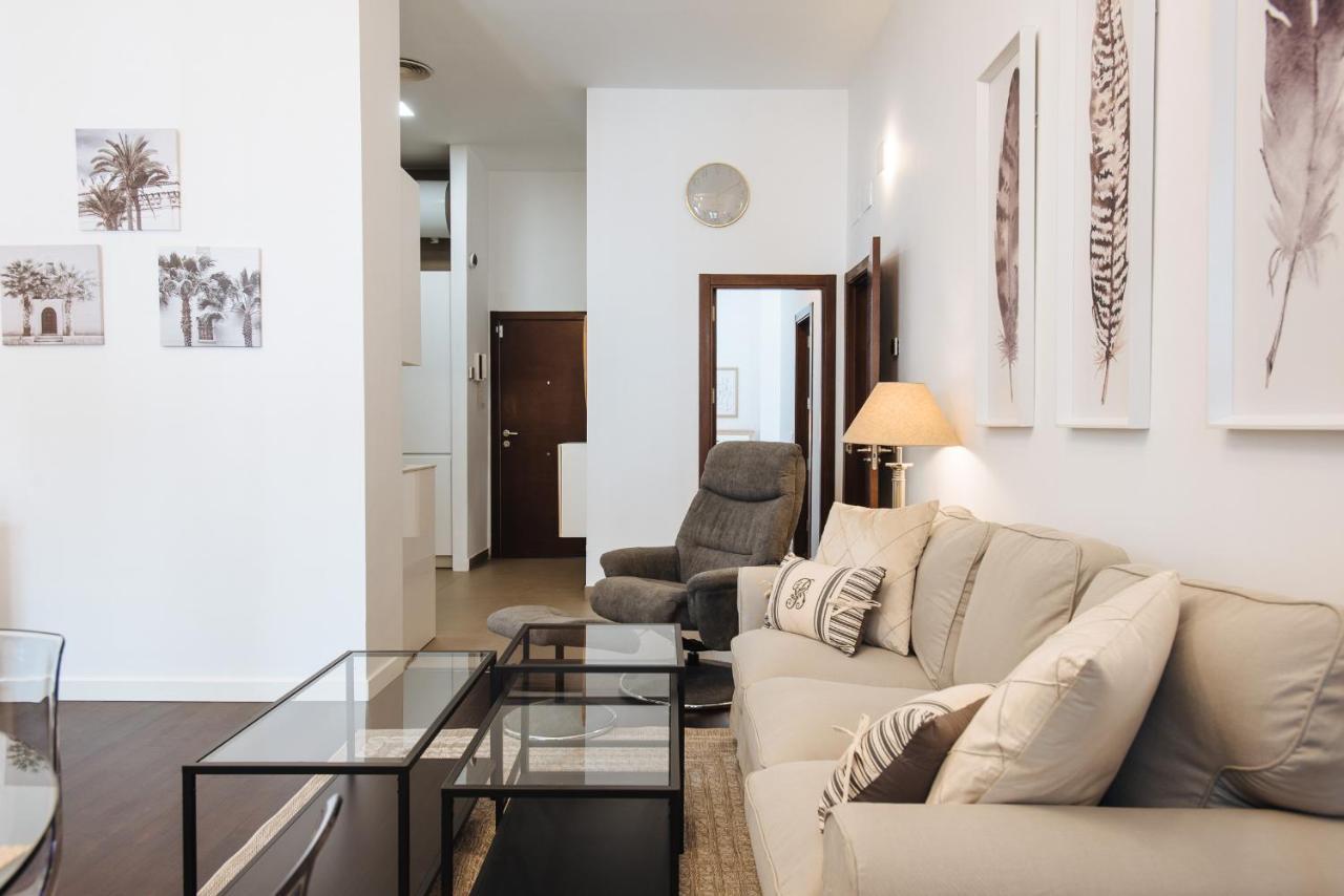 Apartamento Puerta Real - Free Parking セビリア エクステリア 写真