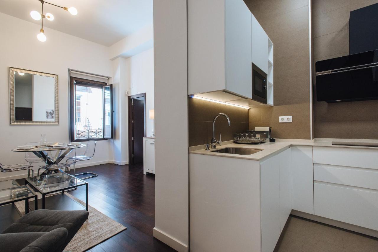 Apartamento Puerta Real - Free Parking セビリア エクステリア 写真