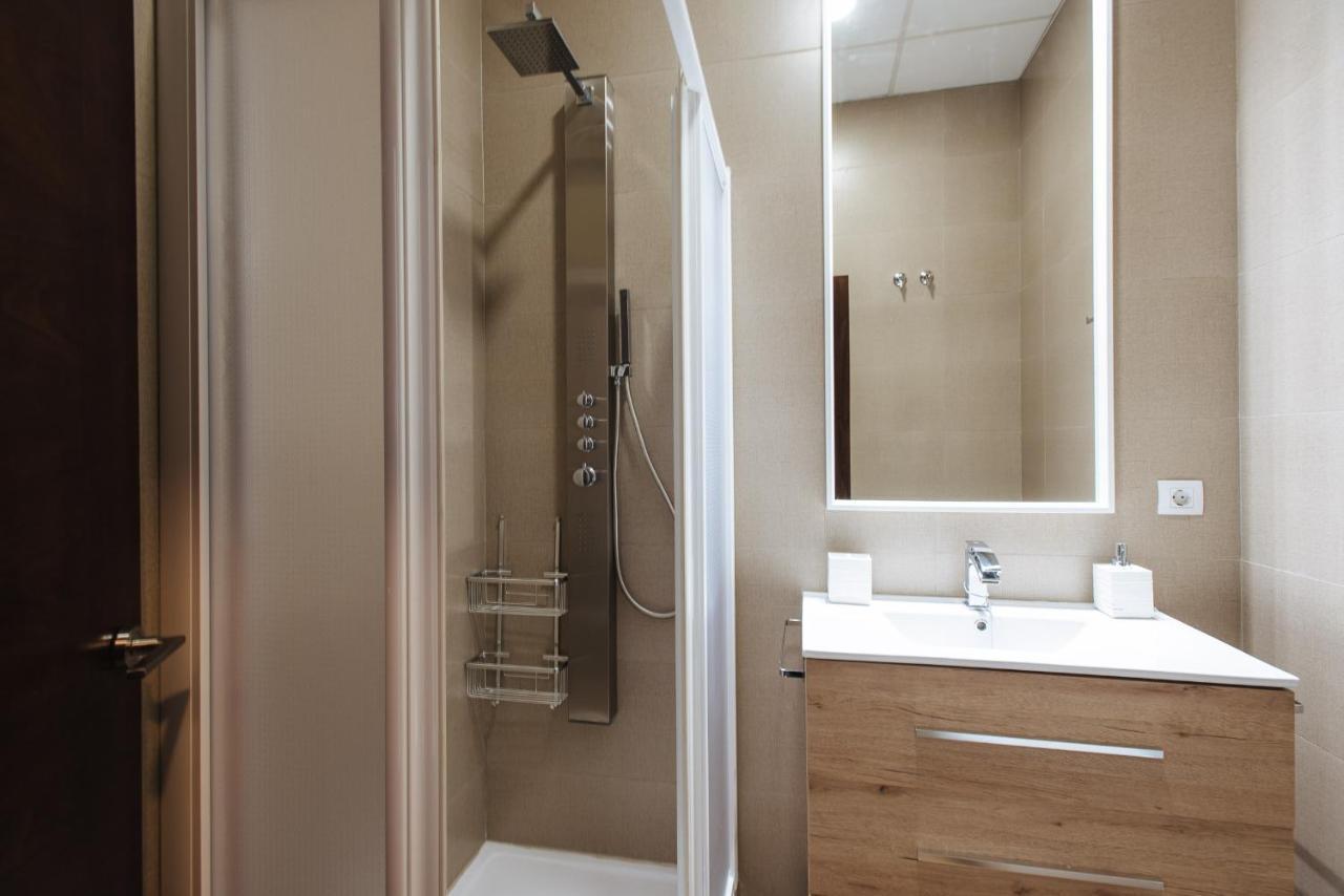 Apartamento Puerta Real - Free Parking セビリア エクステリア 写真